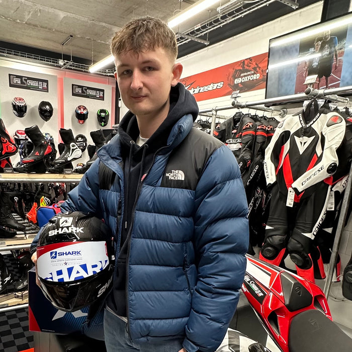 New comer Aaron Dayton signs to OMG Racing and supported by CorsaStradale.co.uk by way of Shark helmets